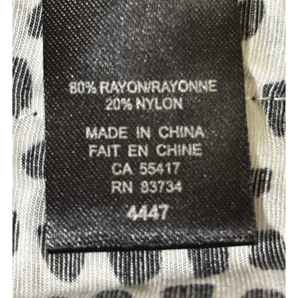 Carre Noir black/white top, artsy, modern, graphic, gallery style, monochrome - Picture 6 of 6